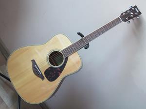 Yamaha FG820